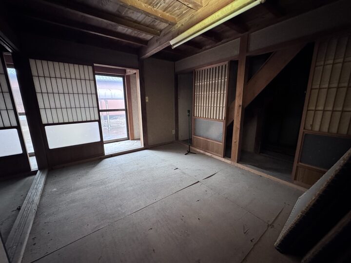 改装前の稜の1階の居室。障子と板の間
